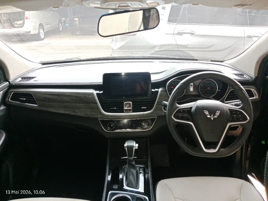 Foto Mobil Bekas Dashboard Wuling Cortez 1.5 L T Lux tahun 2022